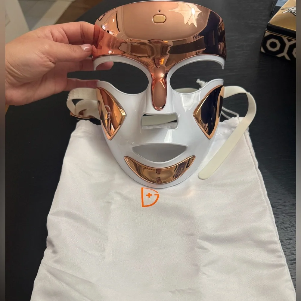 Like New DENNIS GROSS LED MASK - Picture 6 of 7